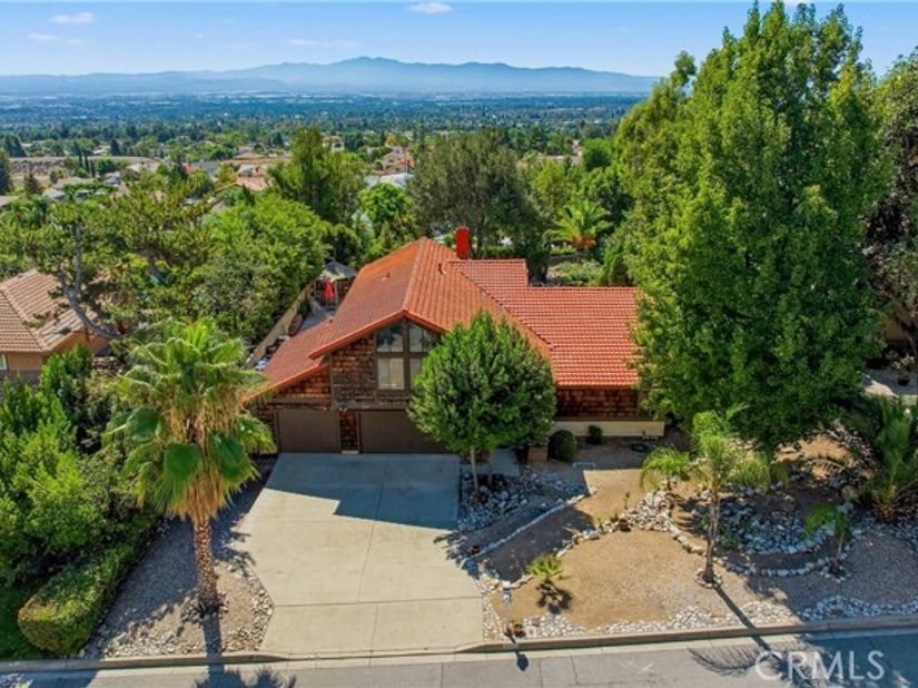 9167 Almond, Alta Loma (rancho Cucamonga) CA 91737