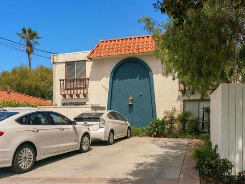 2520 collier Avenue, San Diego CA 92116