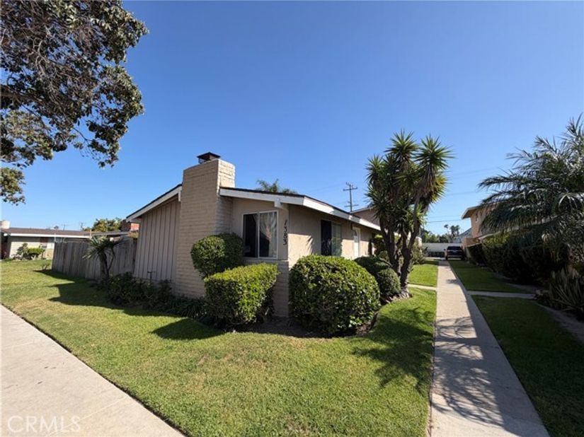 1383 Baker, Costa Mesa CA 92626