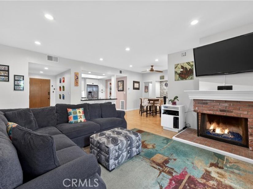 8180 Manitoba Street 136, Playa Del Rey (los Angeles) CA 90293