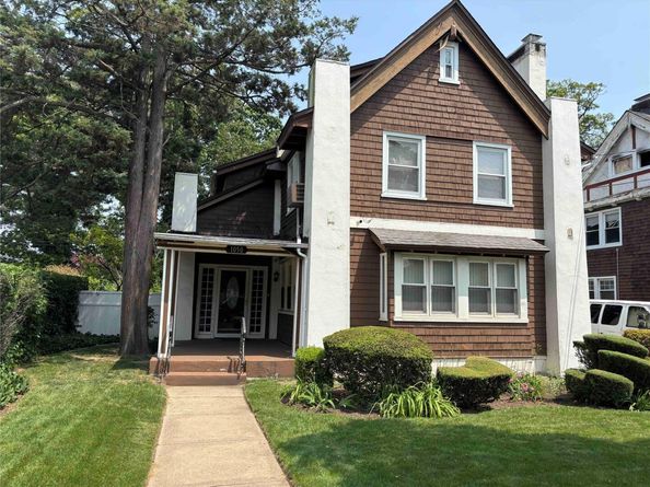 1050 Dickens Street, Far Rockaway NY 11691