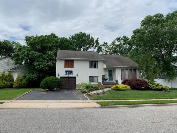 520 Ann Lane, Wantagh NY 11793