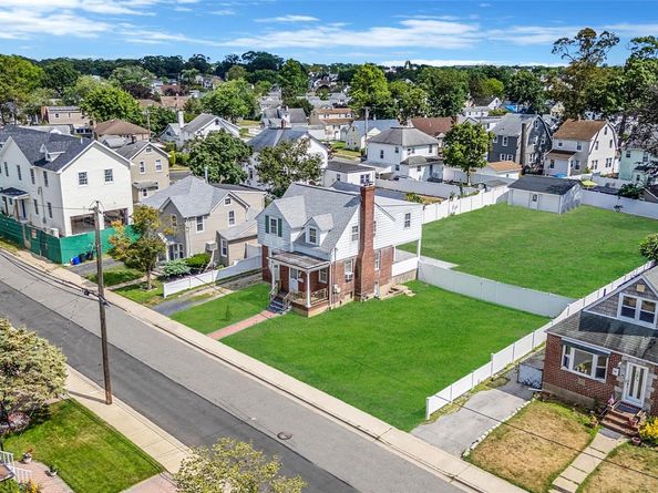 16 Felton Avenue, Valley Stream NY 11580