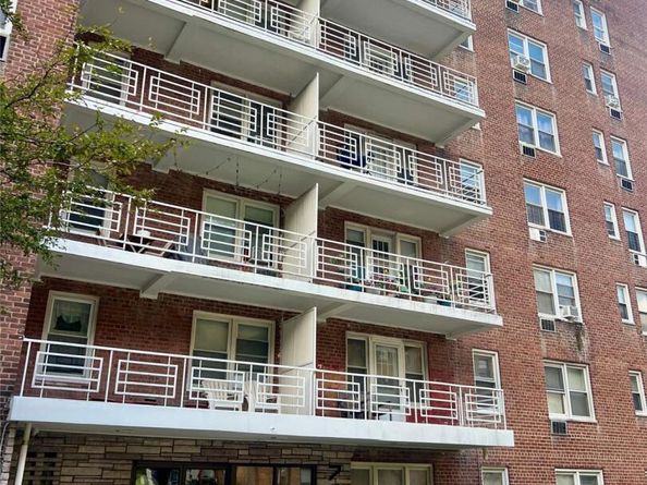 709 Warburton Avenue 7H, Yonkers NY 10701