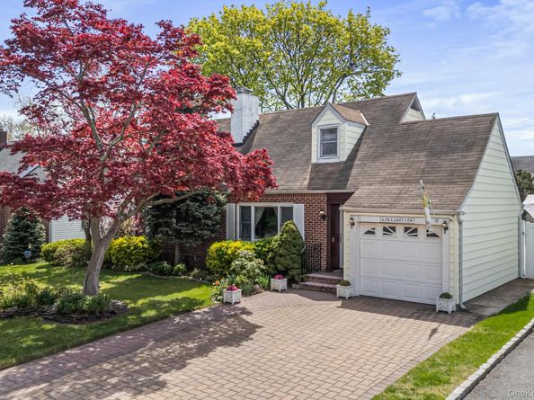 638 Lakeview Avenue, Rockville Centre NY 11570