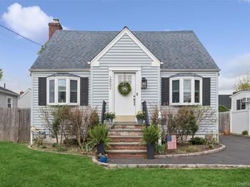 2452 Woodland Avenue