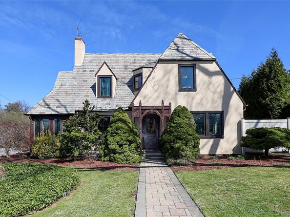 60 Roosevelt Avenue, Glen Head NY 11545