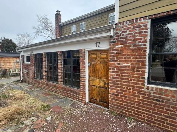 17 Jade Street, Oakdale NY 11769