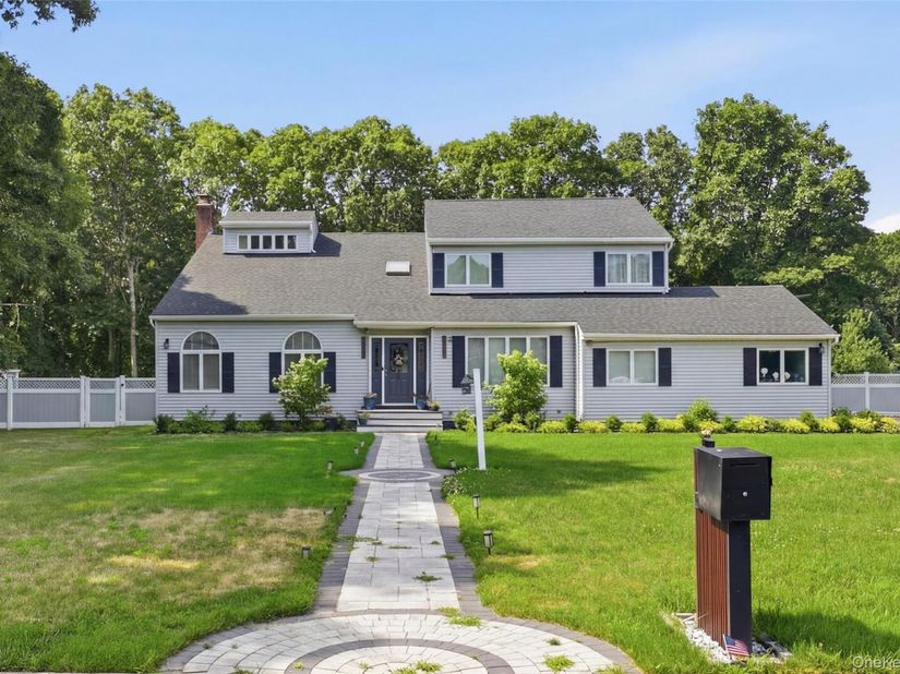 12 Deer Path, Shirley NY 11967
