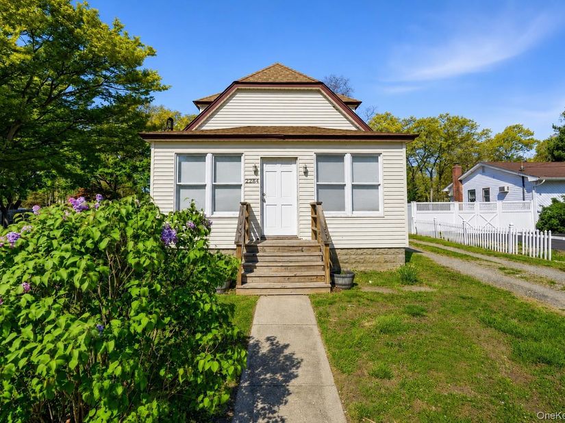 2284 Ocean Avenue, Ronkonkoma NY 11779