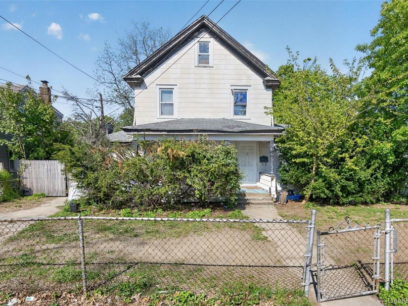 95 Rose Avenue, Roosevelt NY 11575