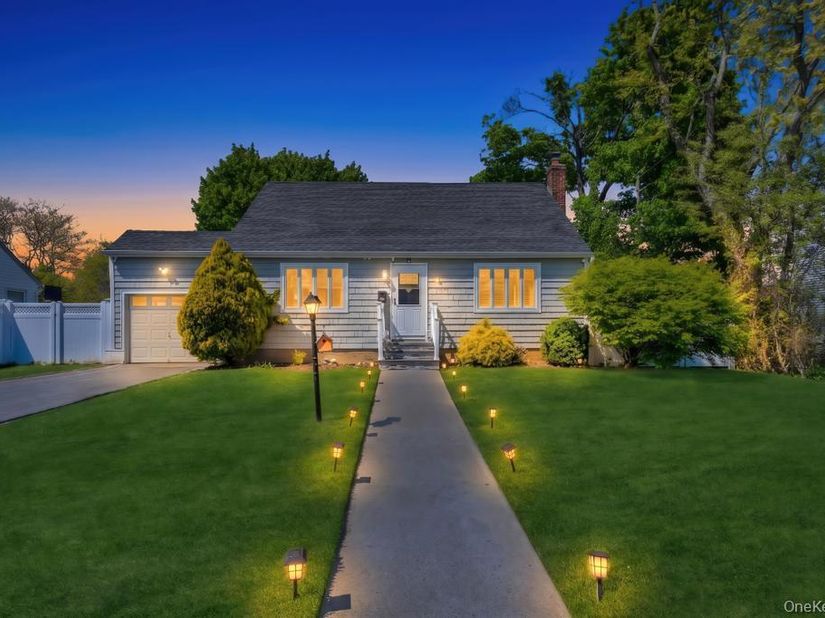 259 N Rutherford Avenue, Massapequa NY 11758