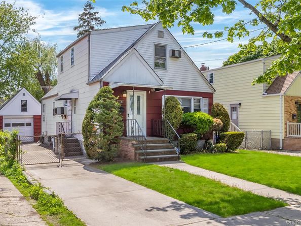 24 Spring Garden Street, Valley Stream NY 11580
