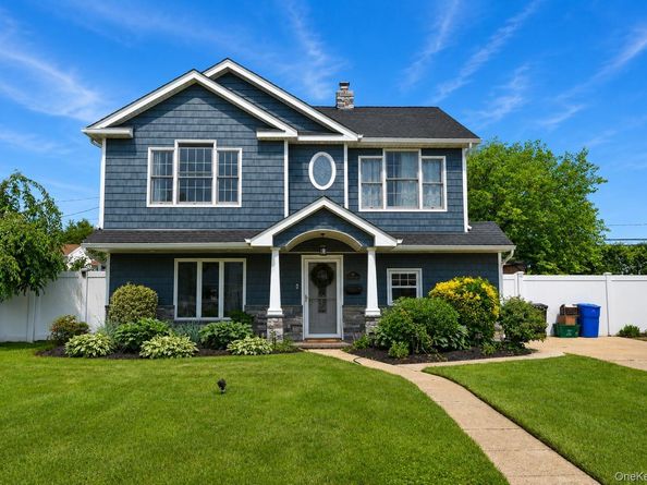 26 Sycamore Lane, Levittown NY 11756