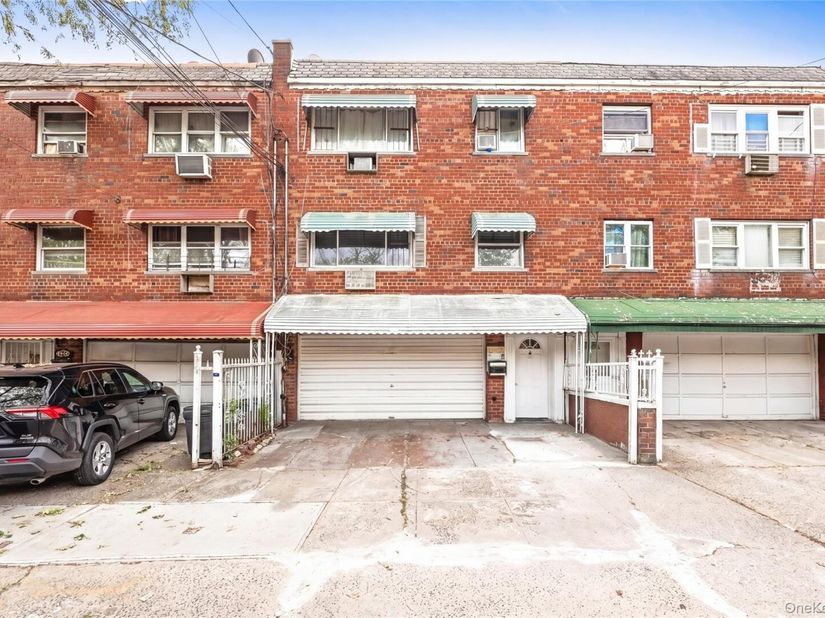 627 Commonwealth Avenue, Bronx NY 10473