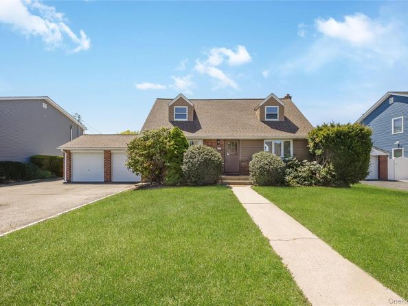 2646 Beech Street, East Meadow NY 11554