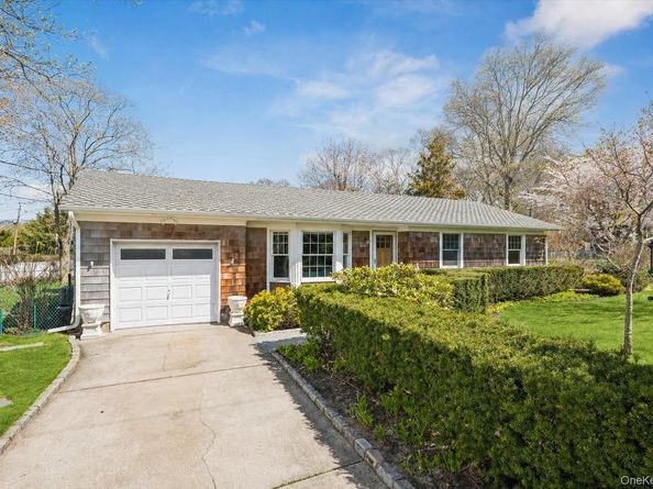5 Maryland Boulevard, Hampton Bays NY 11946