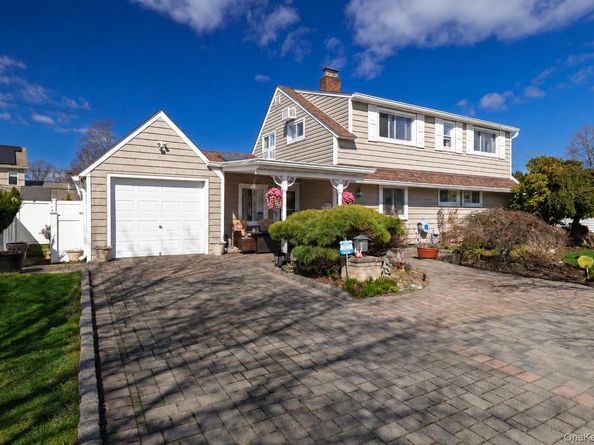 12 Link Lane, Hicksville NY 11801