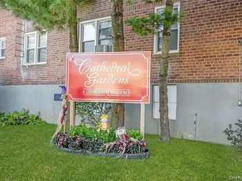 22 Mulford Place
