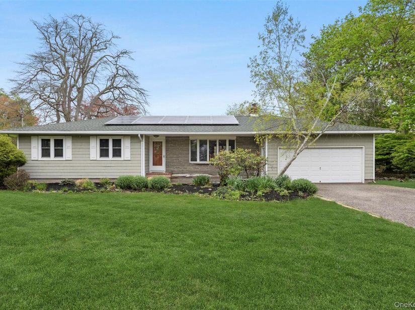77 Evergreen Avenue, East Moriches NY 11940
