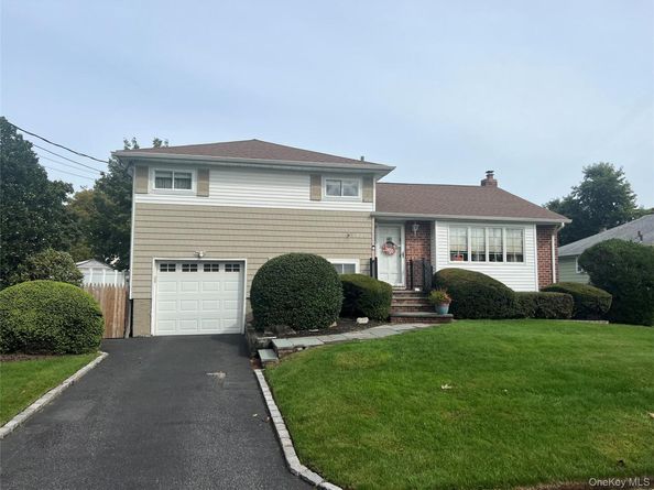417 Cooper Road, North Babylon NY 11703