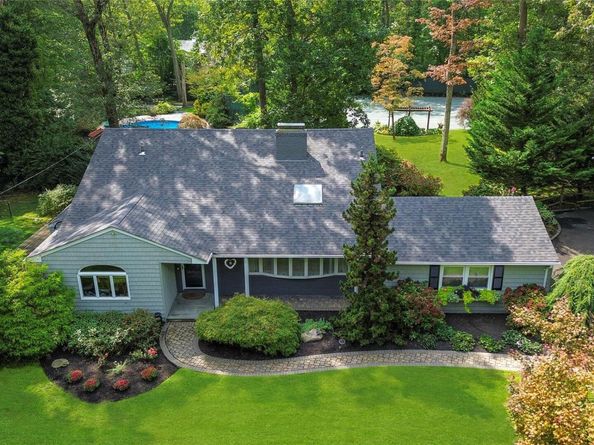 25 Surry Hill Place, Huntington NY 11743