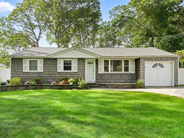 20 MacArthur Boulevard, Hauppauge NY 11788