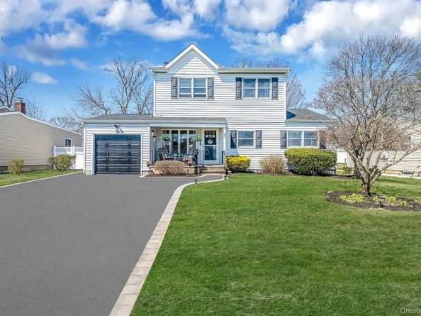 81 Dollard Drive, North Babylon NY 11703