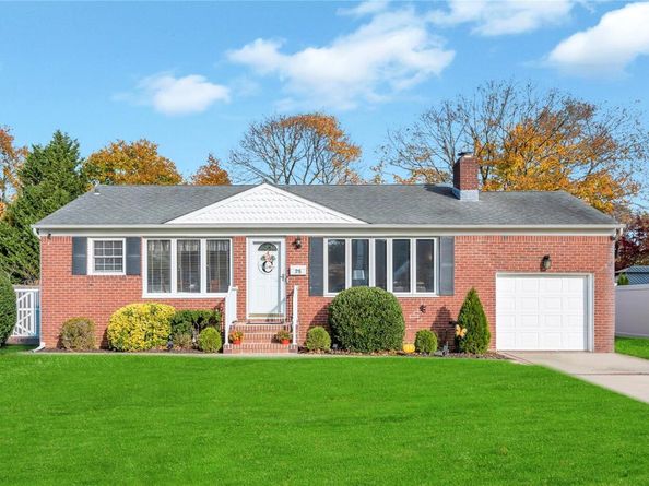 25 Flanders Place, West Babylon NY 11704