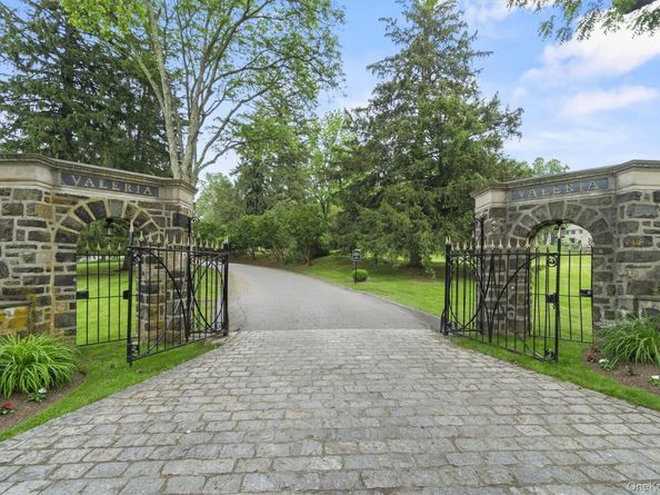 341 Furnace Dock Road 11, Cortlandt Manor NY 10567