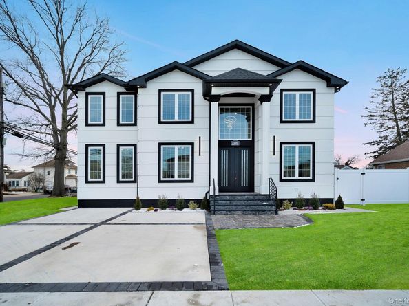 2105 Hoffman Avenue, Elmont NY 11003