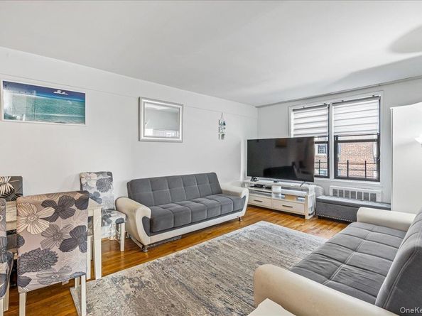 50-21 39th Place 4H, Sunnyside NY 11104