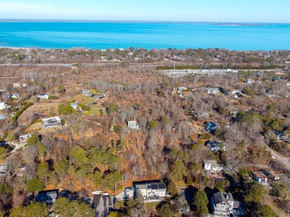 32 Old Canoe Place Road, Hampton Bays NY 11946