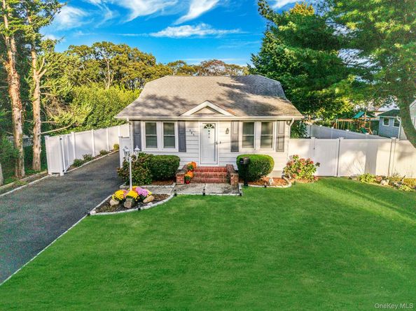 485 3rd Avenue, Bayport NY 11705