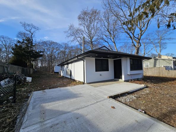 52 Crystal Beach Boulevard, Moriches NY 11955