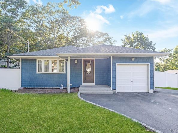 16 Hillside Road, Farmingville NY 11738