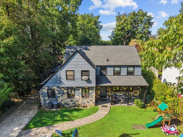 11 Brook Lane, Great Neck NY 11023