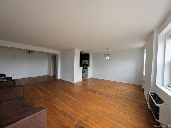 7 Balint Drive 427, Yonkers NY 10710