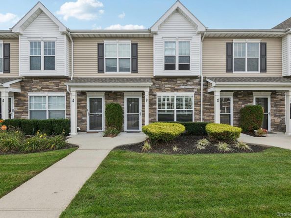 37 Weatherby Lane, Central Islip NY 11722