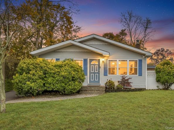 74 Weichers Avenue, Ronkonkoma NY 11779