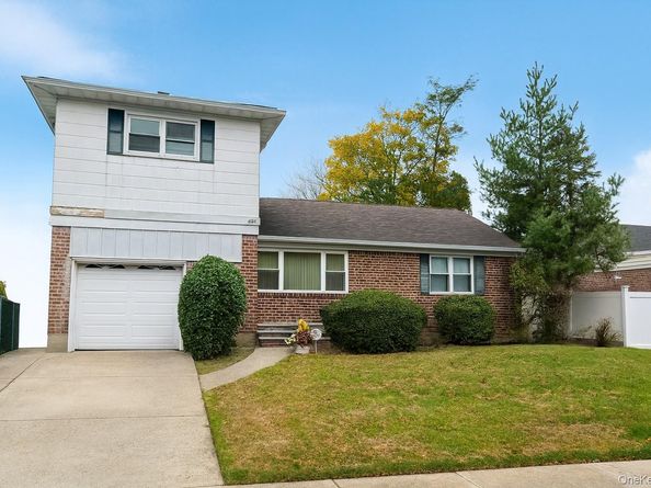 884 Troy Street, Elmont NY 11003