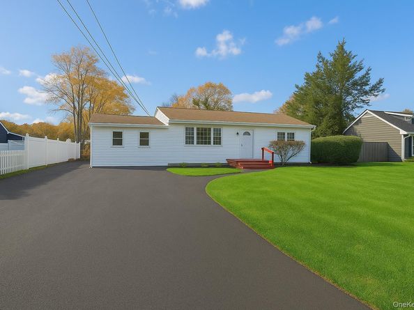 148 Claywood Drive, Brentwood NY 11717