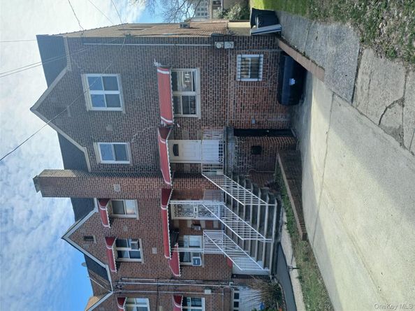 1042 E 233rd Street, Bronx NY 10466