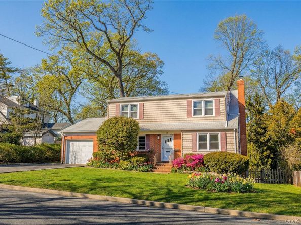 11 Delaware Avenue, Port Washington NY 11050