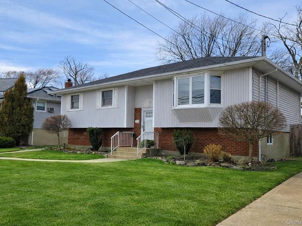 127 Baker Court, Island Park NY 11558