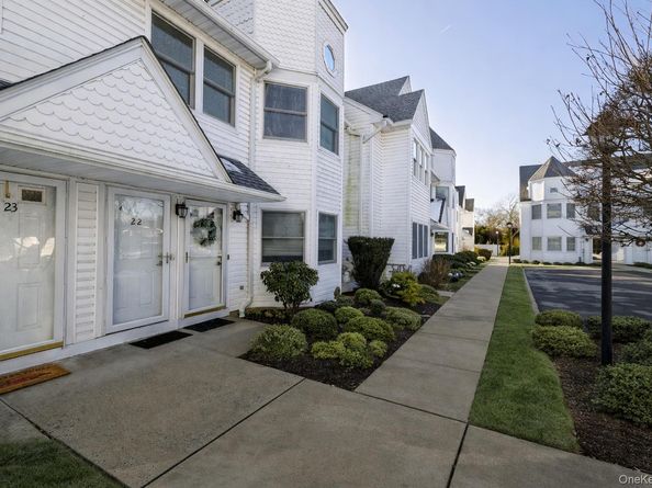 22 Ridgewood Drive, Wantagh NY 11793