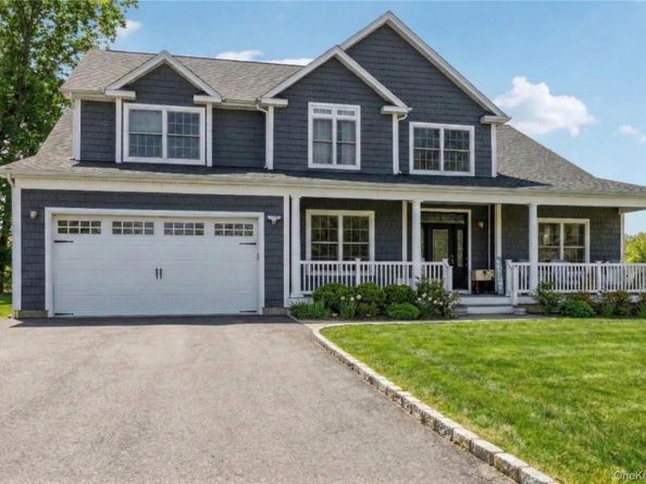 9 Saber Lane, Kings Park NY 11754