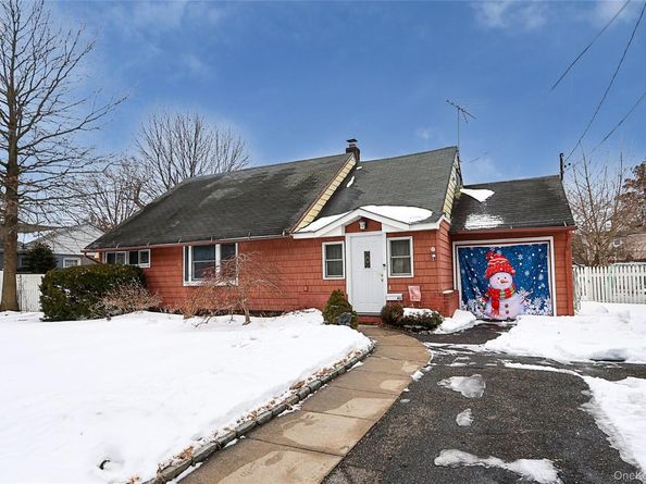 48 Pine Street, Hicksville NY 11801