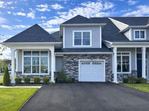 329 Silver Timber Drive 329, Yaphank NY 11980