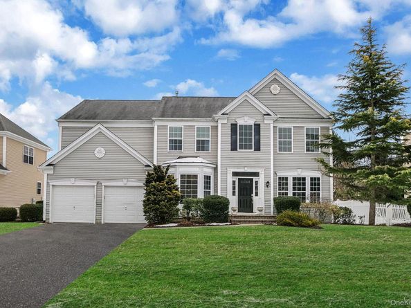 27 Avolet Court, Mount Sinai NY 11766